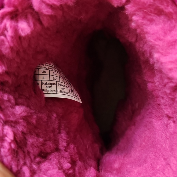 UGG Classic Short Iridescent Fuchsia Cozy Boots (W Size 6) - Picture 9 of 10